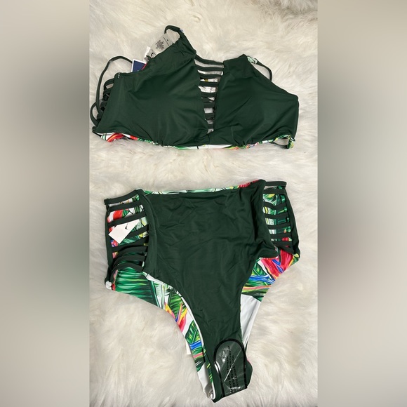 Reversible Tropical Print Bikini - Picture 2 of 3